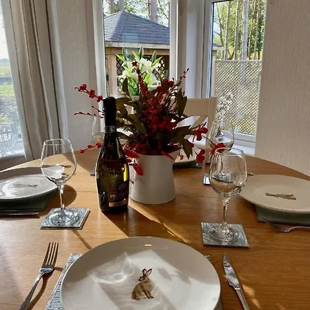 Hollicarrs - Pinewood * Riccall